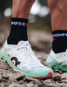 Compressport Ultra Trail Low Socks black/red běžecké ponožky nižšího střihu