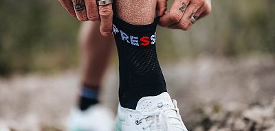 Compressport Ultra Trail Low Socks black/red ponožky na běhání