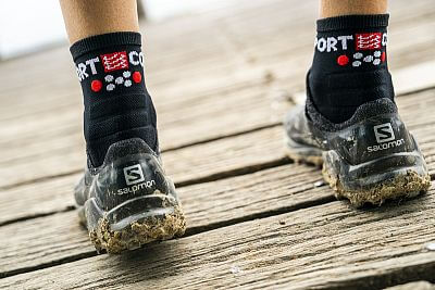 Compressport Ultra Trail Low Socks black/red trailové běžecké ponožky