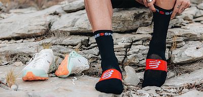 Compressport Ultra Trail Socks V2.0 black/red vysoké trailové ponožky