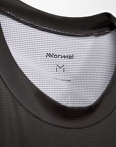 NNormal Men's Race T-Shirt svart black detail vnitřní strana